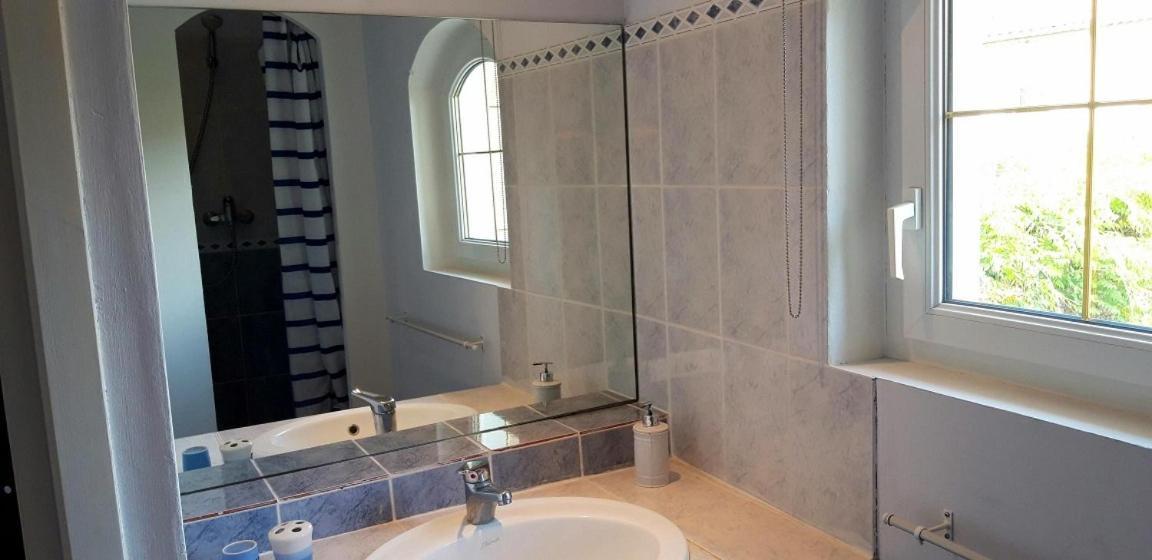 La Maison Des Autres, Piscine Chauffee, Chambres D'Hotes Proches Uzes, Nimes, Pont Du Gard Saint-Genies-de-Malgoires Luaran gambar
